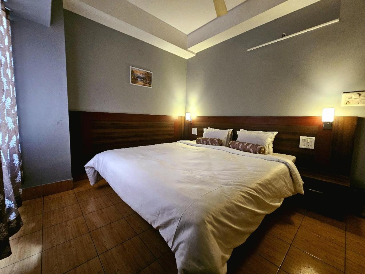 Hotel Vishal سيليجوري المظهر الخارجي الصورة
