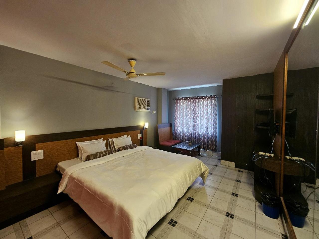 Hotel Vishal سيليجوري المظهر الخارجي الصورة