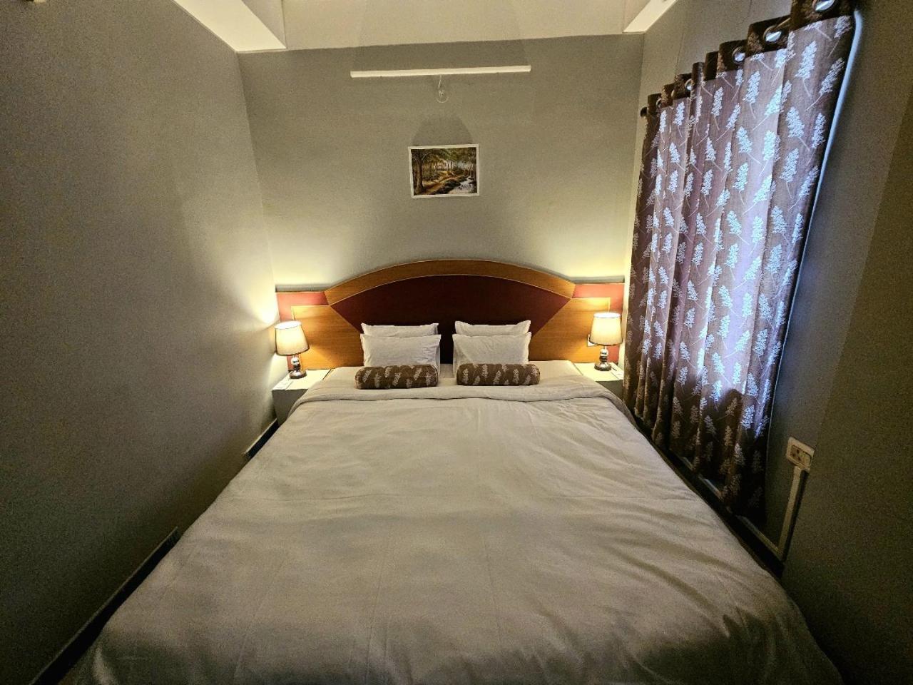 Hotel Vishal سيليجوري المظهر الخارجي الصورة